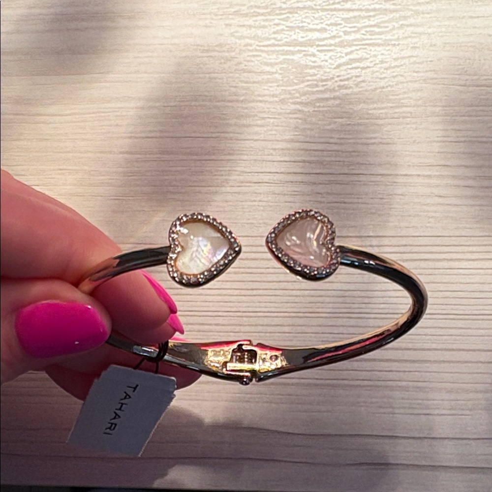 TAHARI Gold/ Mother of Pearl Heart Cuff NWT - Picture 5 of 8